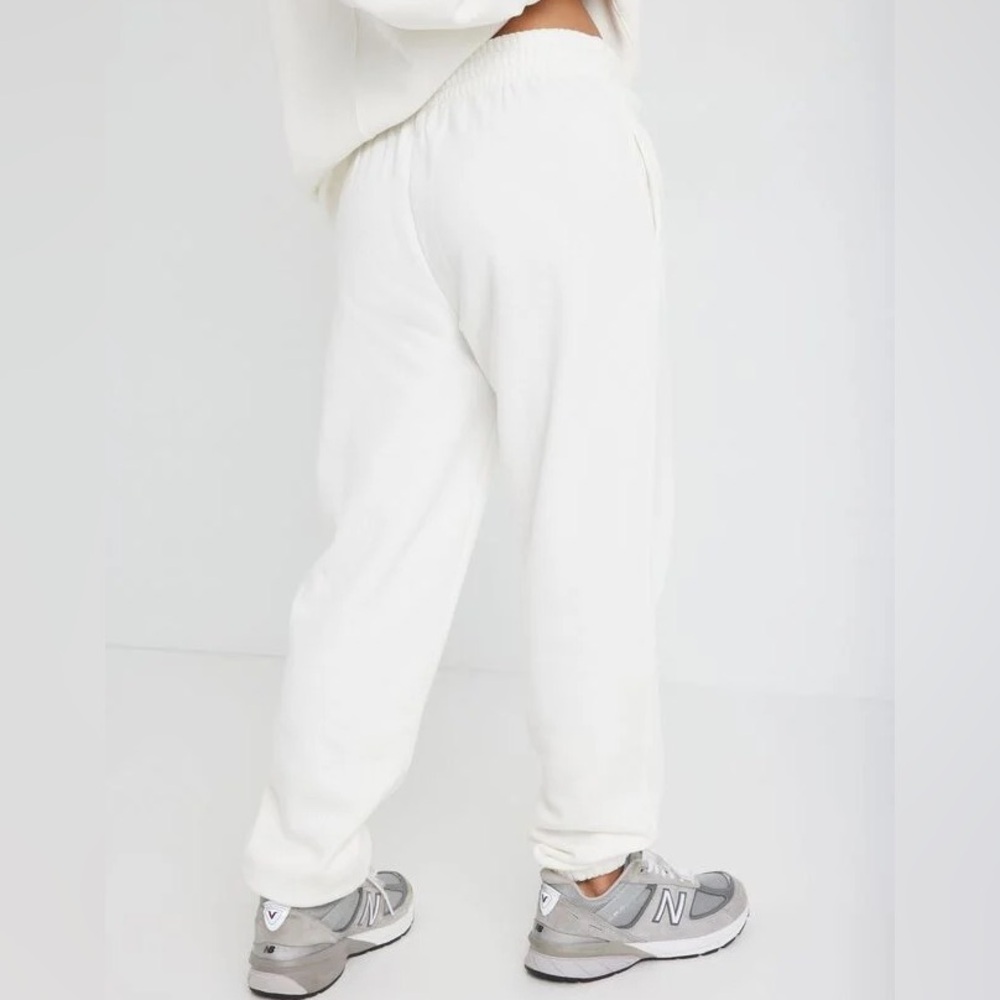 '90s Jogger garage